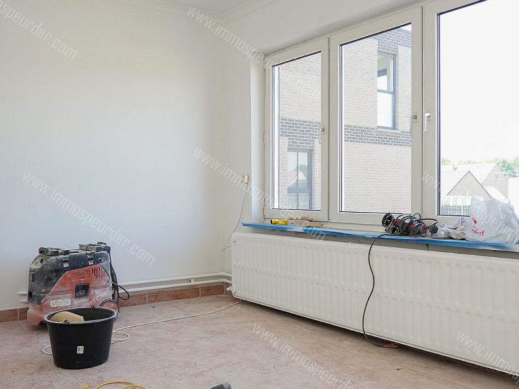 Garage in Dilsen-Stokkem - 633408 - Rijksweg 924, 3650 Dilsen-Stokkem